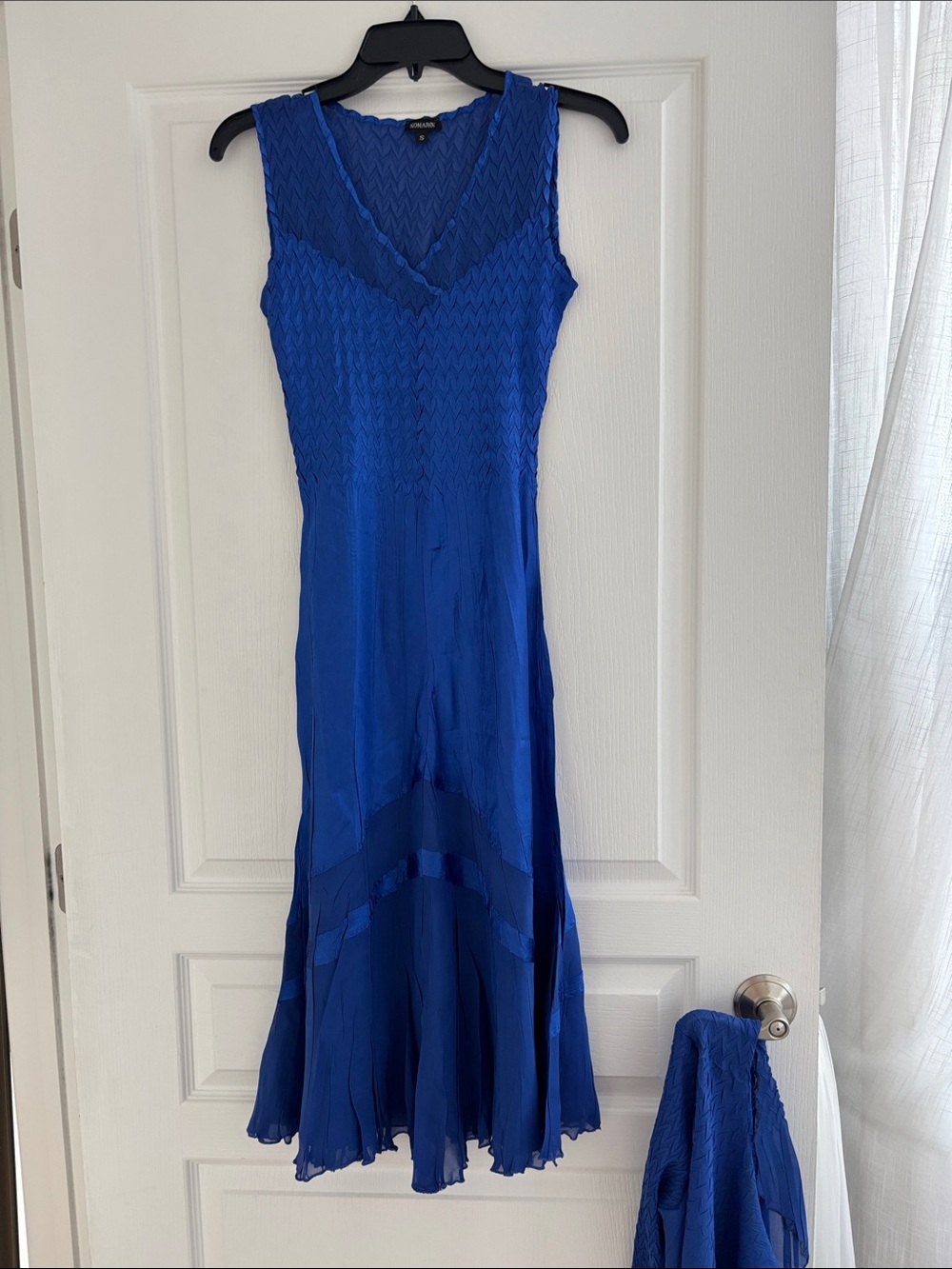 NWT Komarov Cobalt Blue Pleated V-Neck Midi Dress - Picture 4 of 6